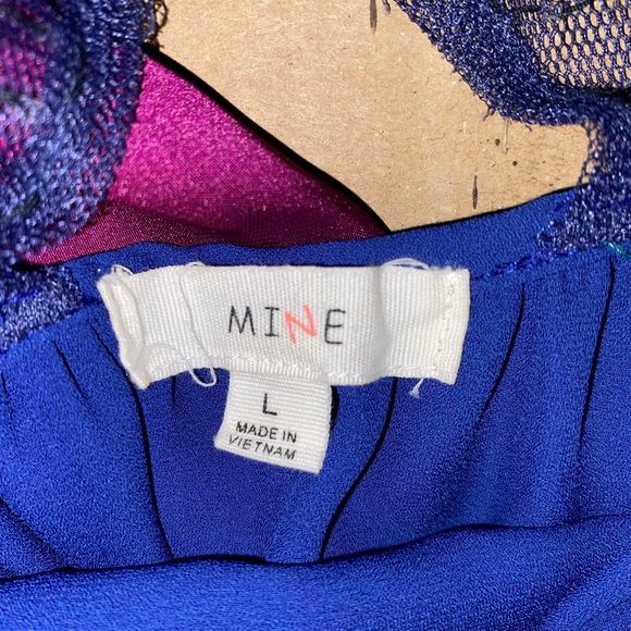 Two different shirts come with this offer - Picture 2 of 4